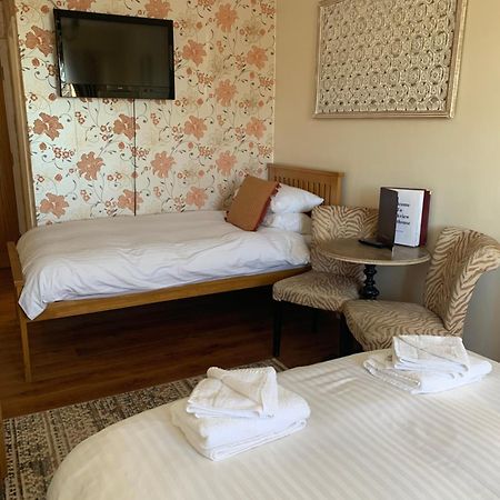 Parkview Guesthouse CBG Екстериор снимка