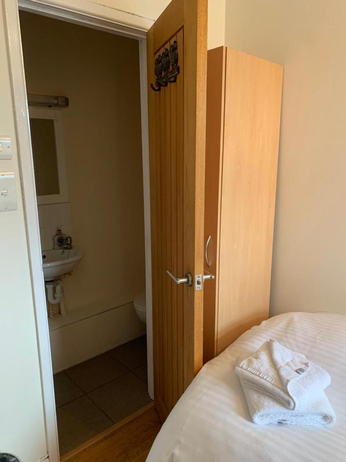 Parkview Guesthouse CBG Екстериор снимка
