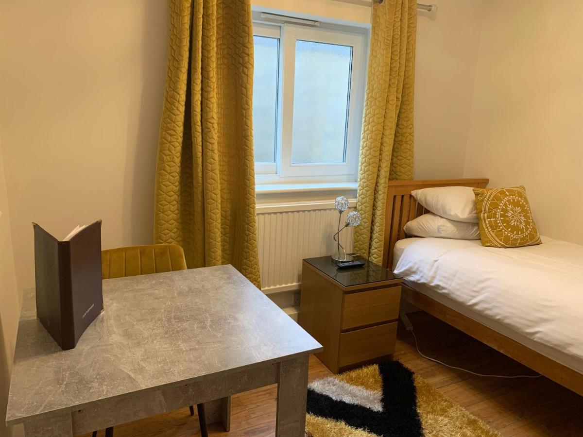 Parkview Guesthouse CBG Екстериор снимка