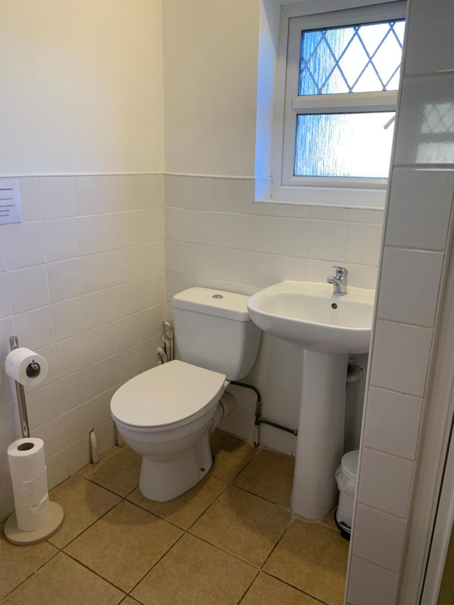 Parkview Guesthouse CBG Екстериор снимка